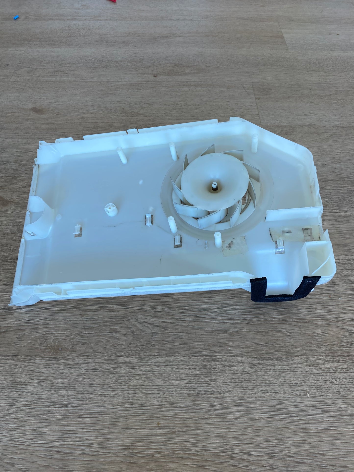 EAU60694507 MHN618412 4681JB1010A 4681JB1010B 4681JB1017D 4681JB1027A 4681JB1027J 4681JB1029A 4681JB1029B LG fridge freezer evaporator fan assembly