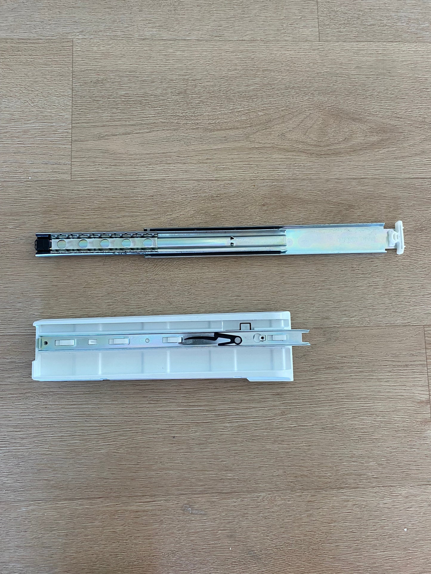 1451542 4055058319 1451507 4055053781 A00600901 Westinghouse fridge freezer LHS left hand side freezer extension slide assembly + bin rail insert