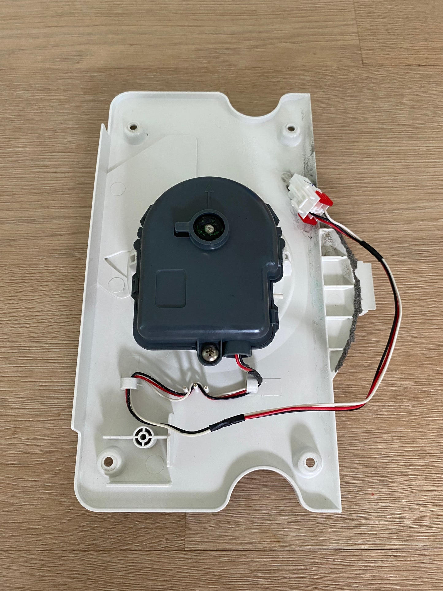 DA31-00146B Samsung FRIDGE COMPARTMENT evaporator fan motor case assembly
