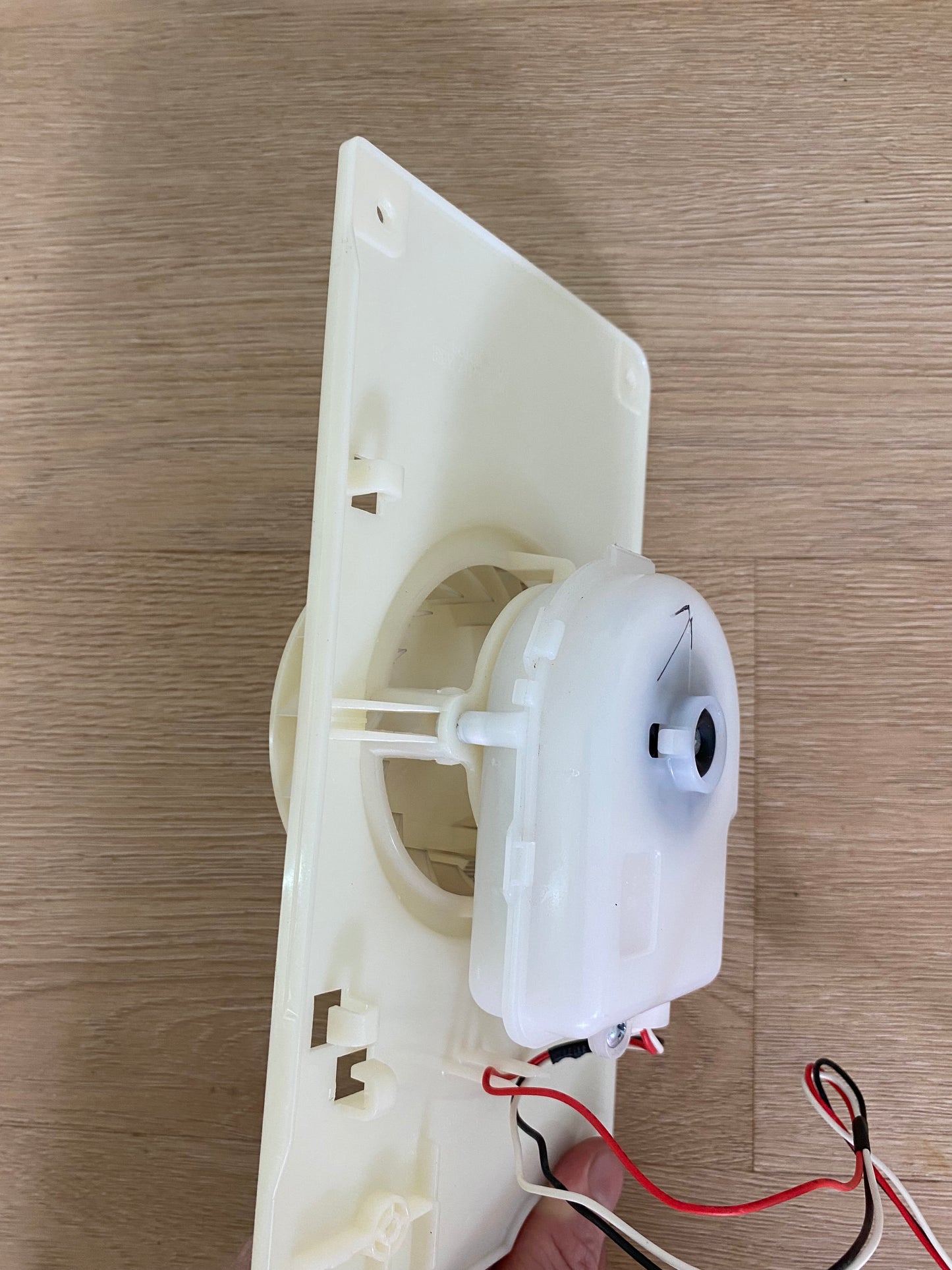 DA31-00146B Samsung fridge FREEZER COMPARTMENT evaporator fan motor case assembly