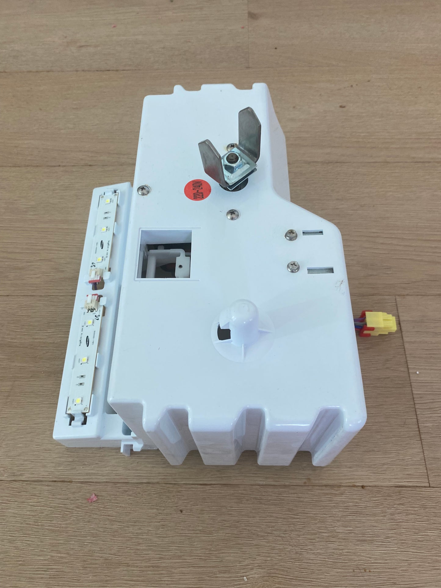 DA97-05068E Samsung Fridge Freezer ice maker bucket auger motor case assembly - LED LIGHTS