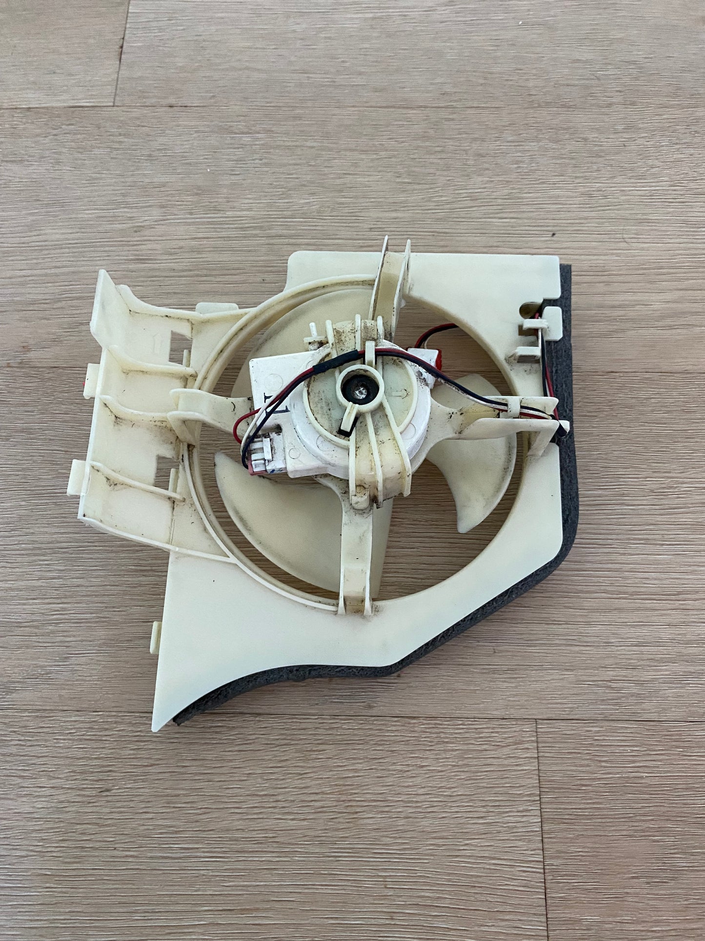 DA97-03870B DA61-02788A DRCP3030LA Samsung fridge freezer condenser fan motor assembly