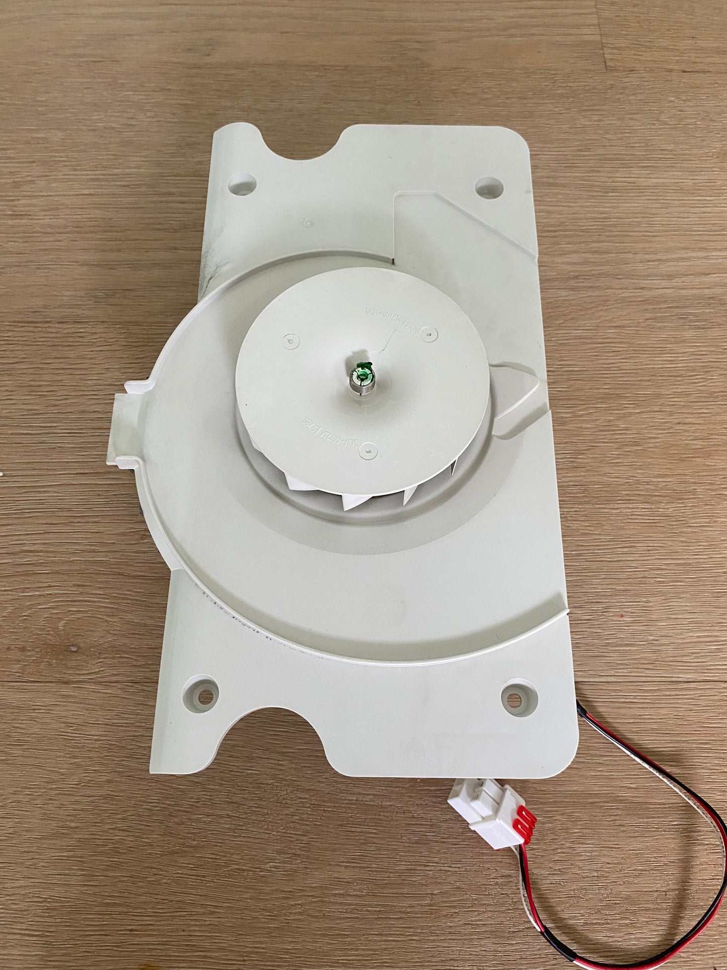 DA31-00146B Samsung FRIDGE COMPARTMENT evaporator fan motor case assembly