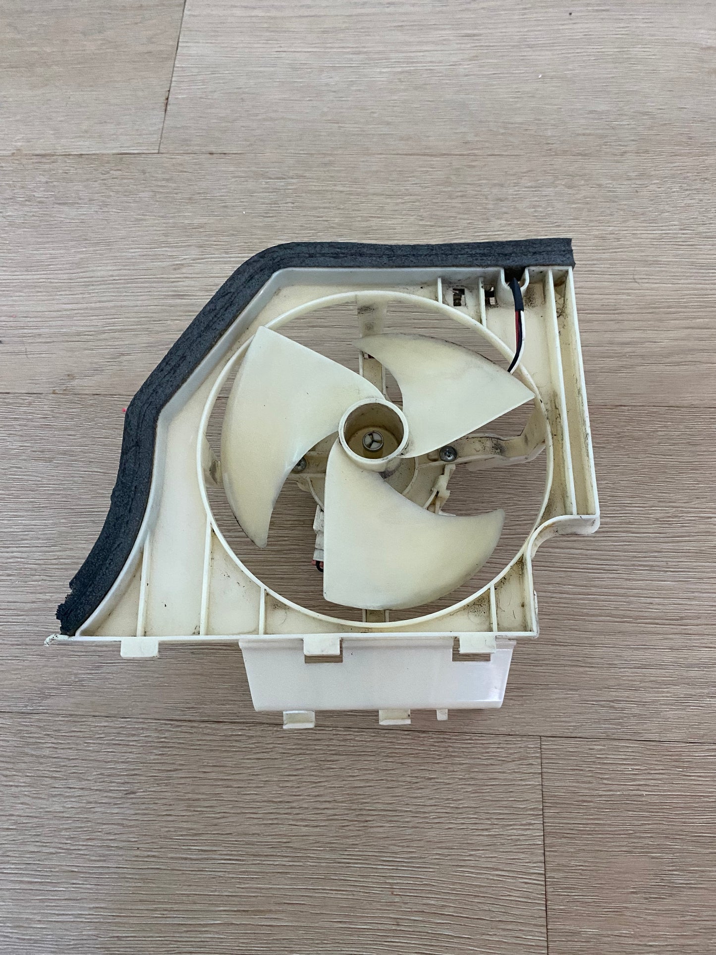 DA97-03870B DA61-02788A DRCP3030LA Samsung fridge freezer condenser fan motor assembly