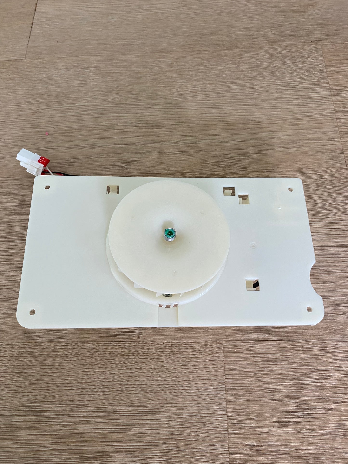 DA31-00146B Samsung fridge FREEZER COMPARTMENT evaporator fan motor case assembly