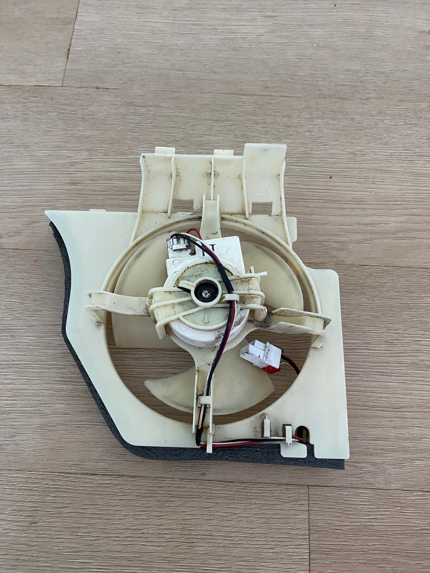 DA97-03870B DA61-02788A DRCP3030LA Samsung fridge freezer condenser fan motor assembly