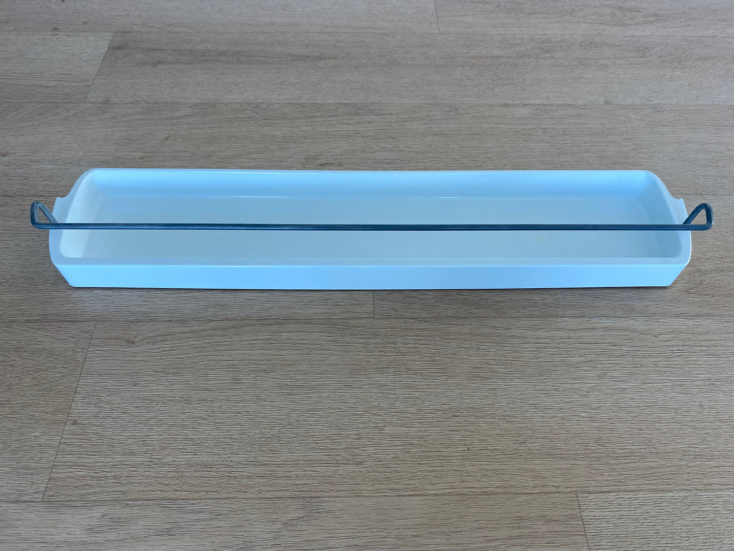 882100 Fisher & Paykel fridge full width bottle shelf