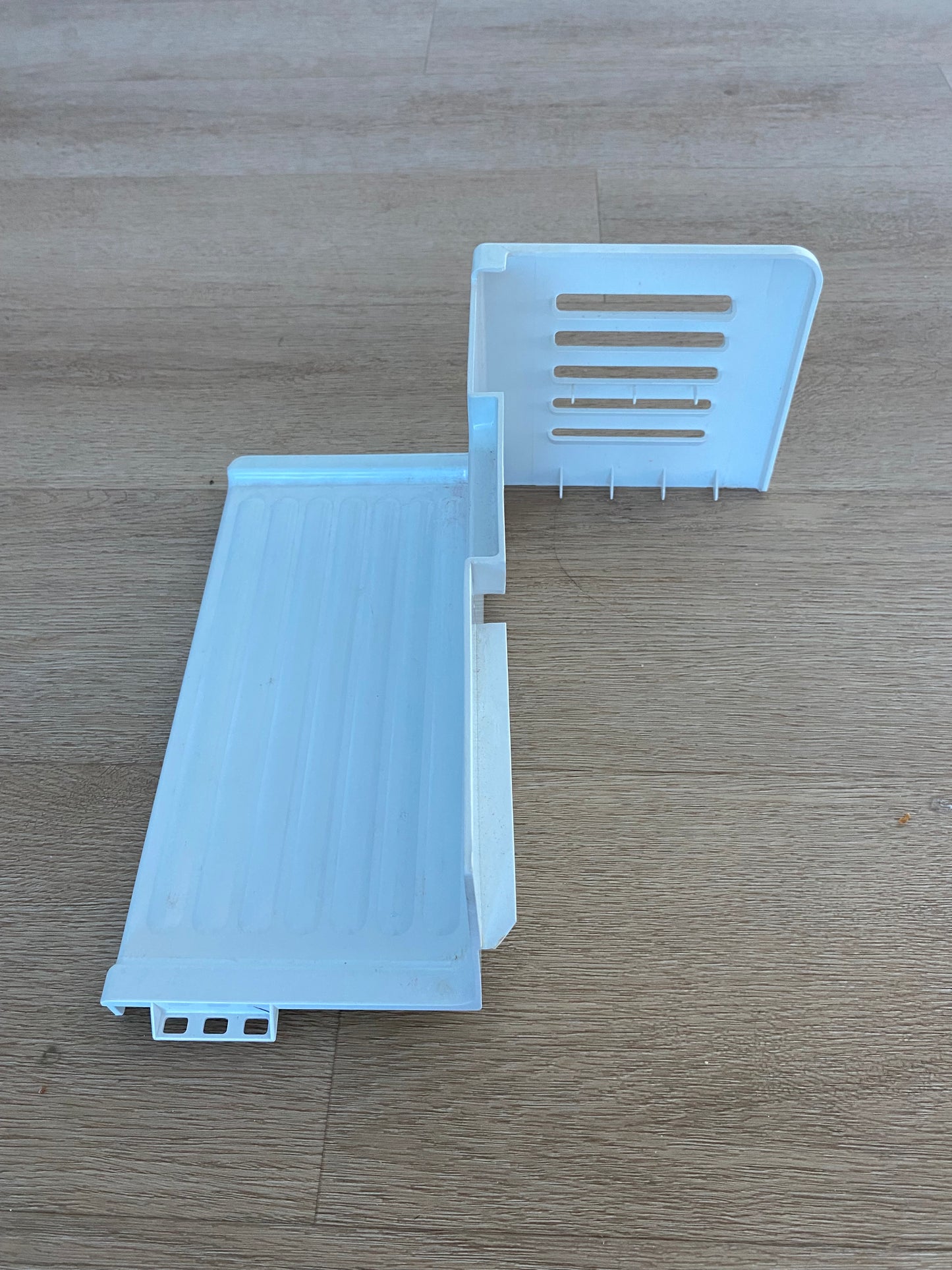 5026JQ1047 5026JQ1047A LG fridge freezer ice cream shelf maker bucket cover