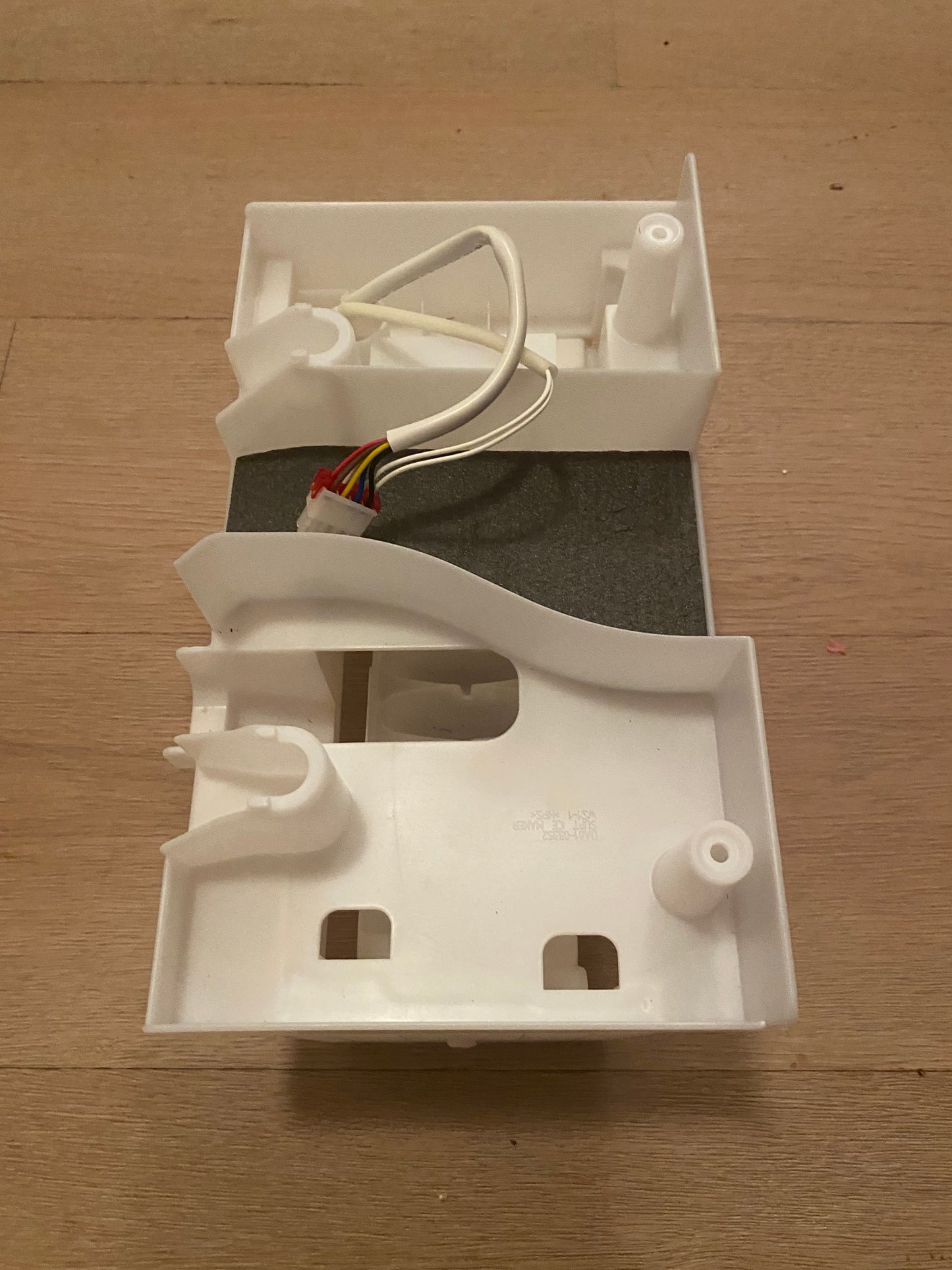 DA61-03352 Samsung fridge freezer ice maker assembly
