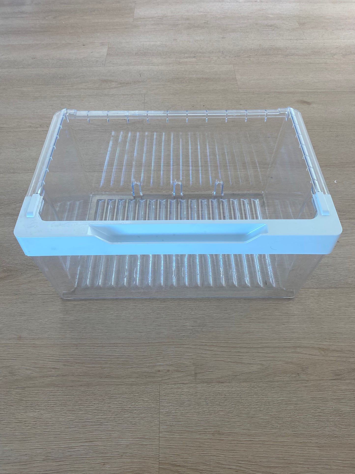 836659 Fisher & Paykel fridge freezer crisper bin storage container assembly assy