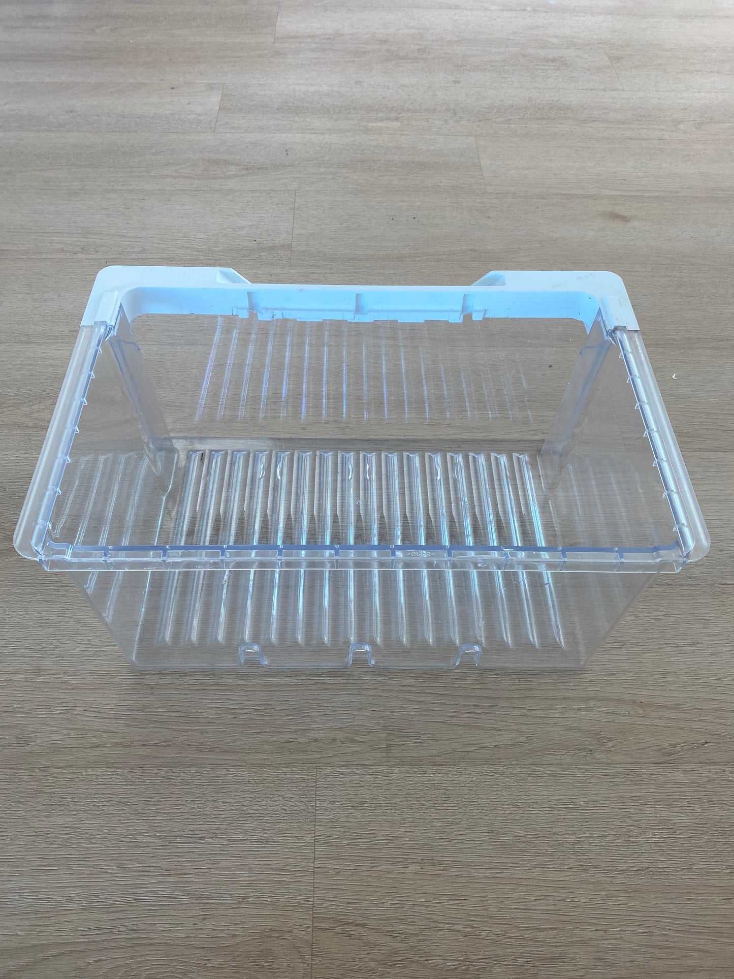 836659 Fisher & Paykel fridge freezer crisper bin storage container assembly assy