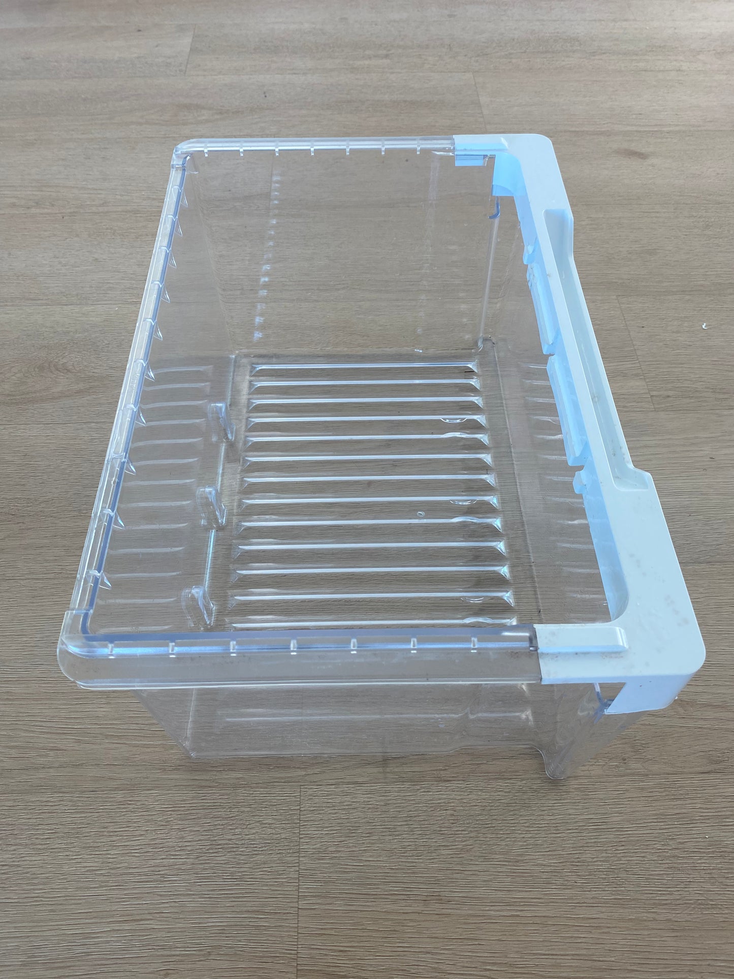 836659 Fisher & Paykel fridge freezer crisper bin storage container assembly assy