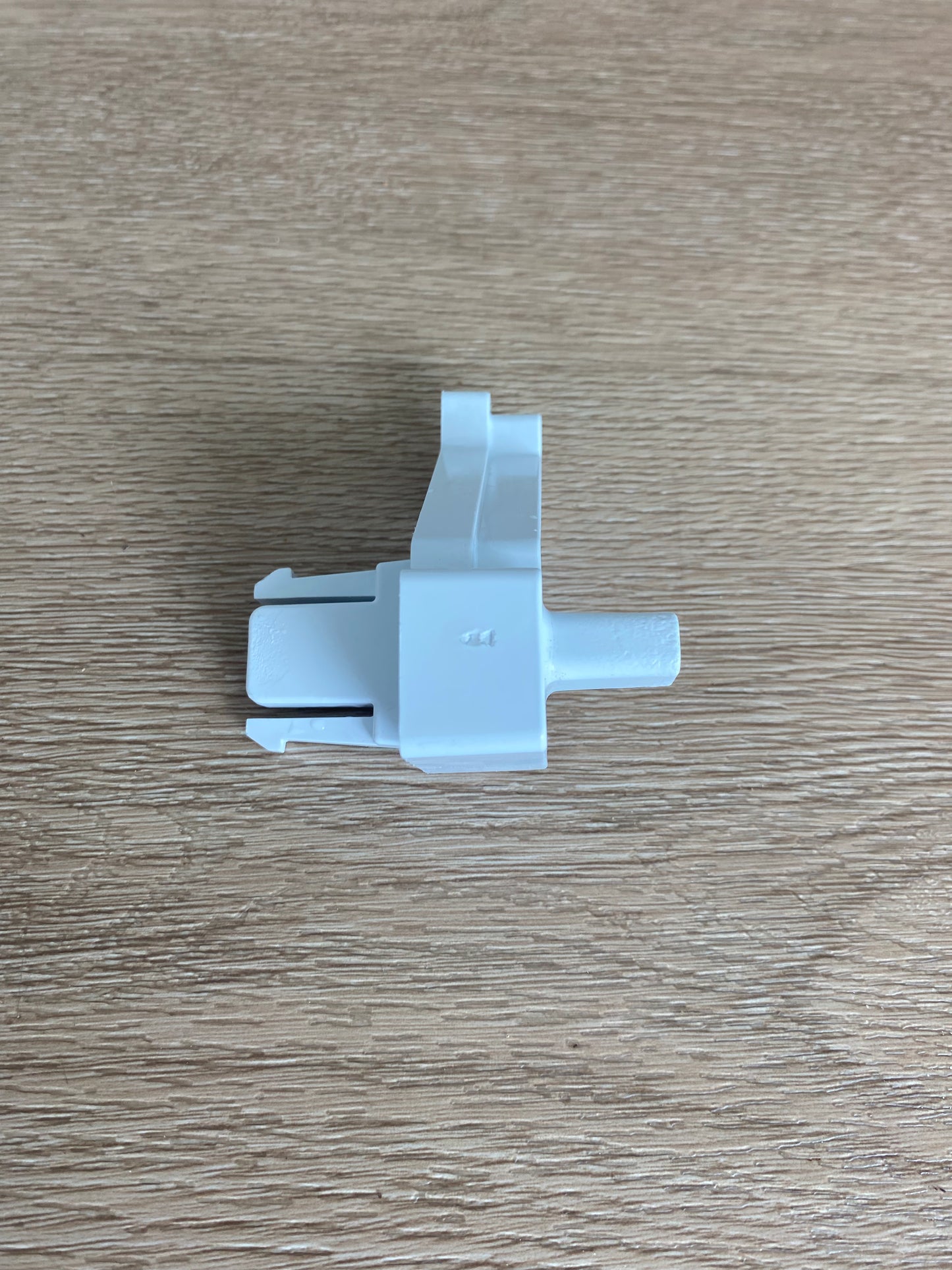 836585 Fisher & Paykel fridge freezer skid tray RHS RH right hand side