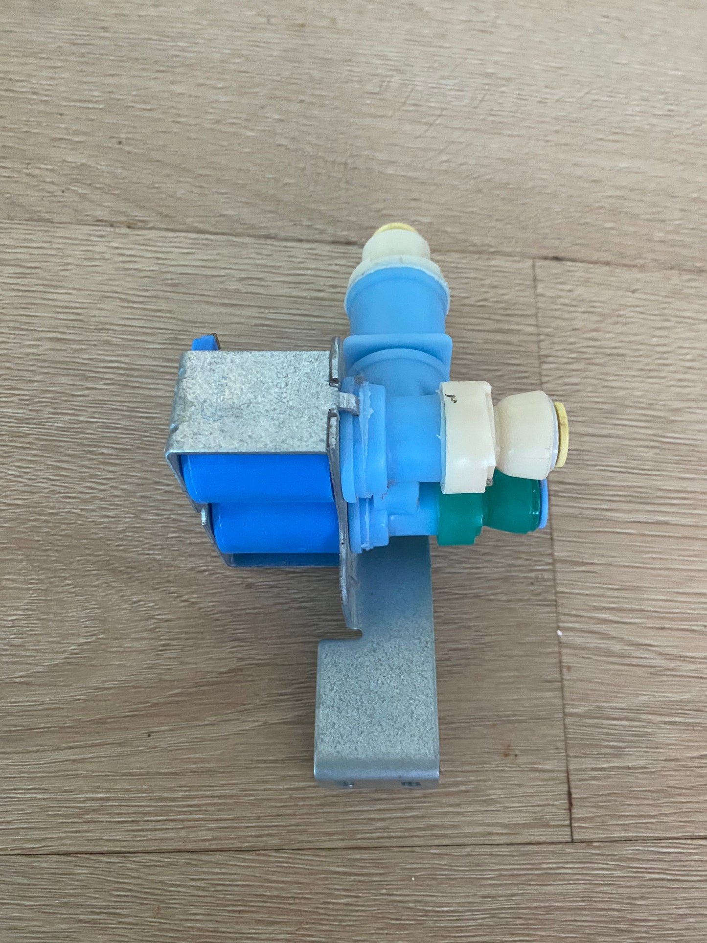 814859 Fisher & Paykel fridge freezer water solenoid dual valve I&W ice water