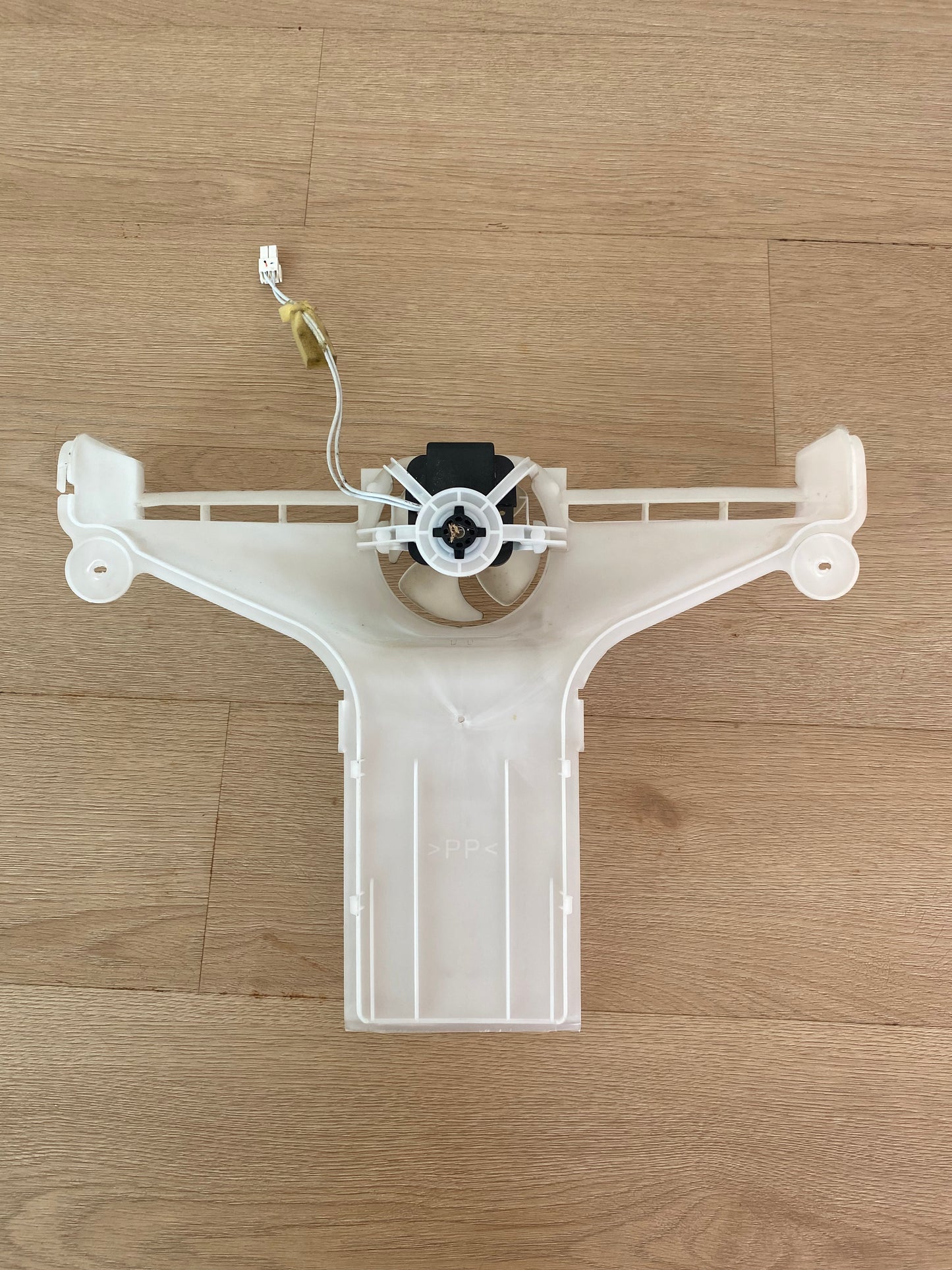 1453263 1440923 Westinghouse fridge FREEZER EVAPORATOR FAN assembly