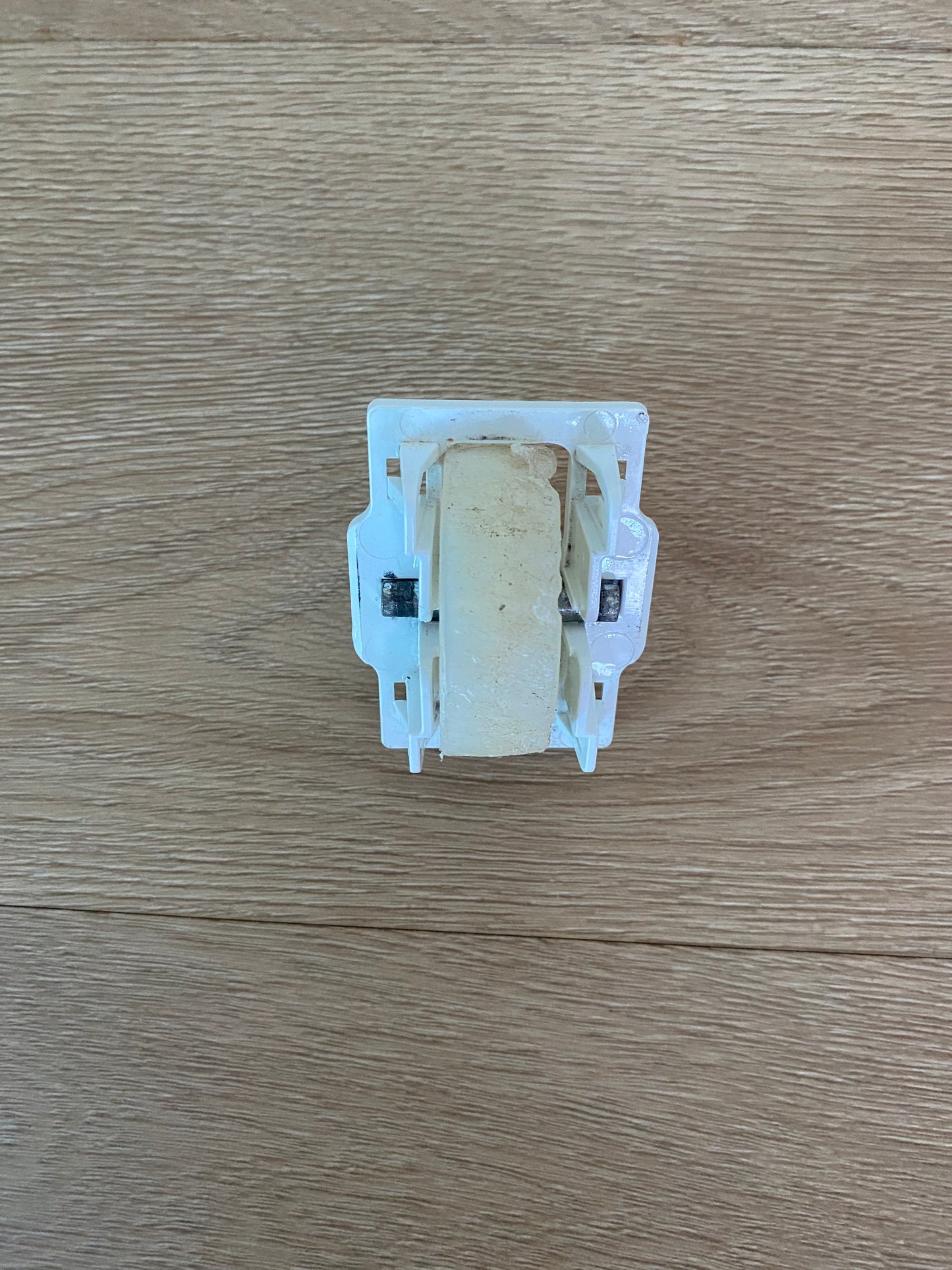 315090P 847316P Fisher & Paykel fridge freezer rear wheel roller kit