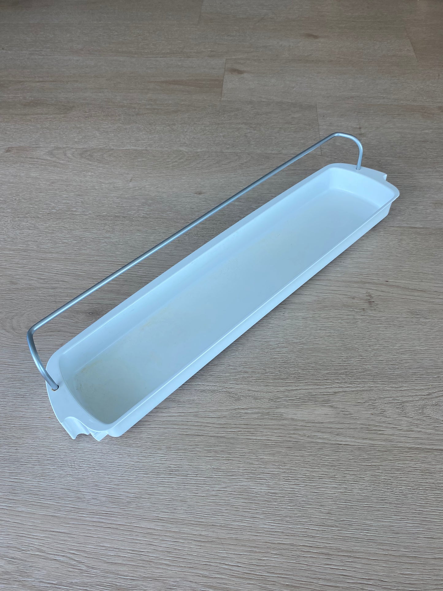 818850 Fisher & Paykel fridge door bottle support rail FITS 680mm CABINETS