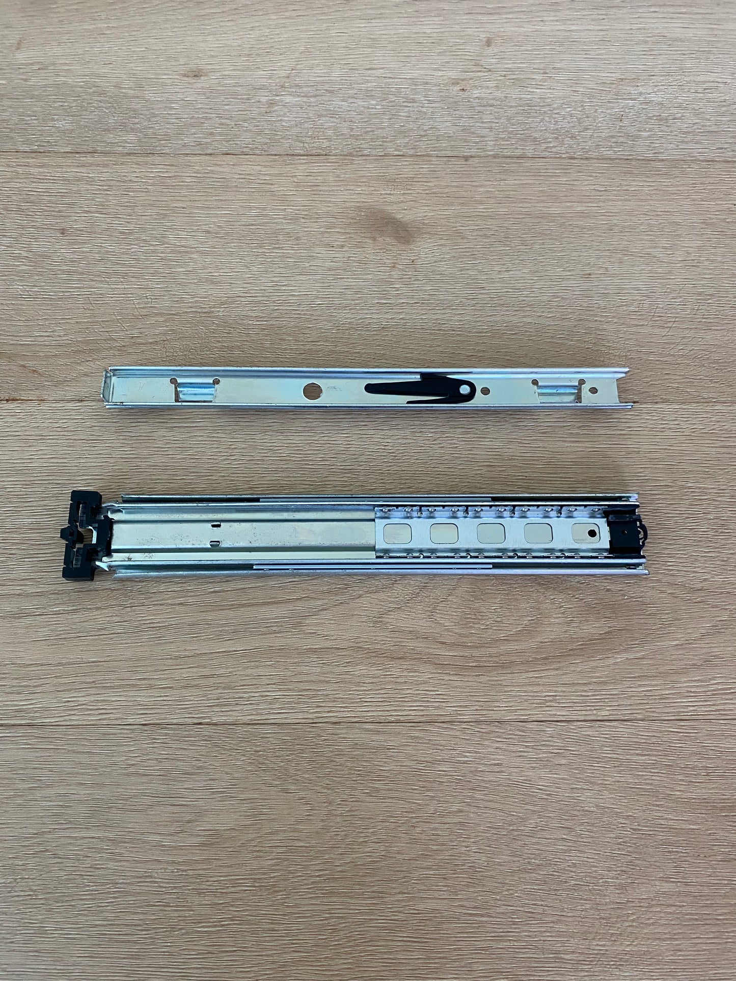 836700 Fisher & Paykel fridge freezer RHS RH right hand side slide assembly arm guide rail 305mm