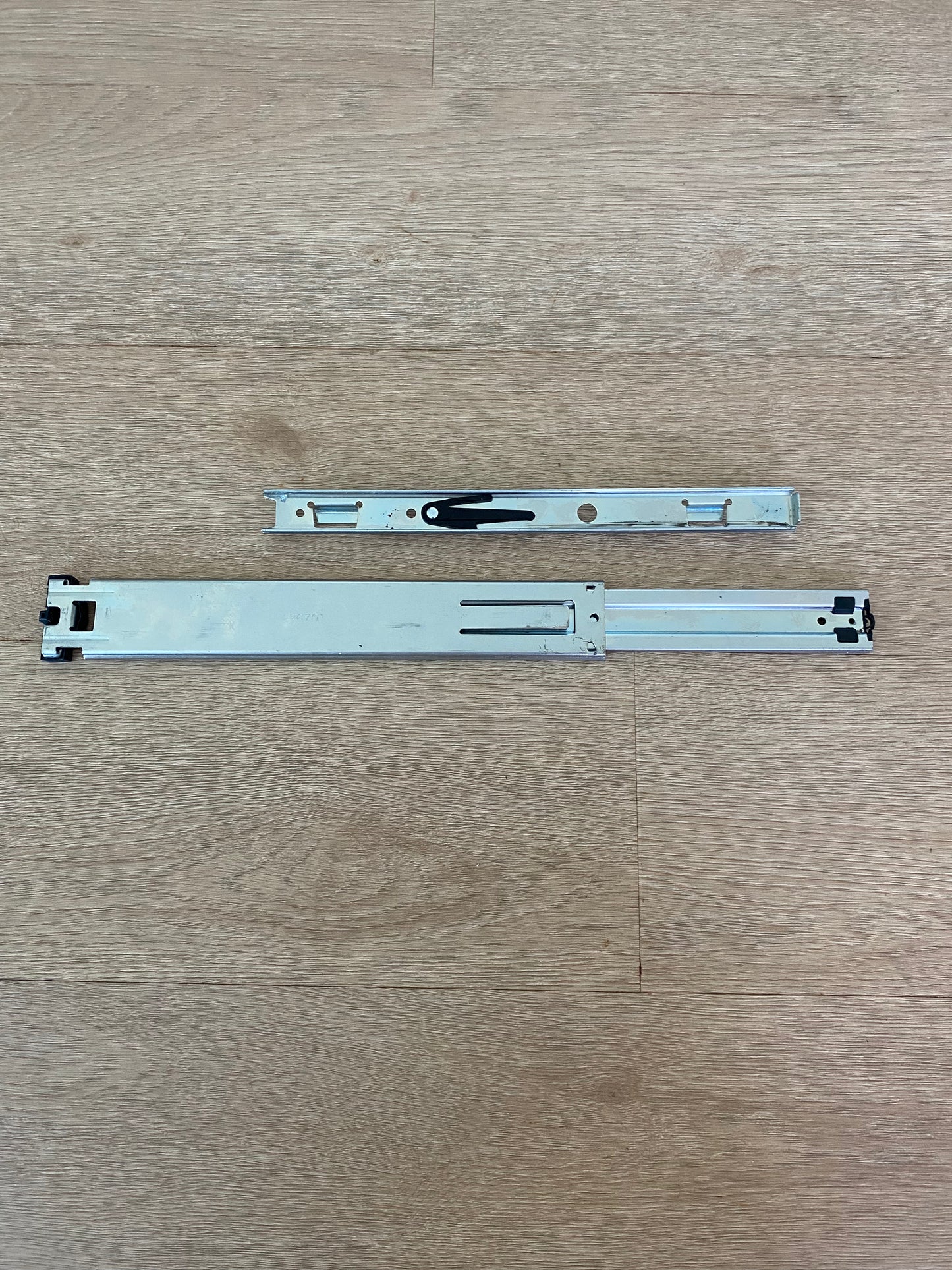 836701 Fisher & Paykel fridge freezer LHS LH left hand side slide assembly arm guide rail 305mm