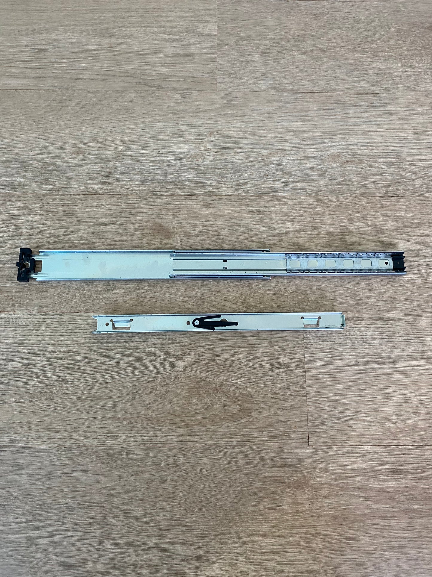 836703 Fisher & Paykel fridge FREEZER LHS LH left hand side slide assembly arm guide rail 355mm