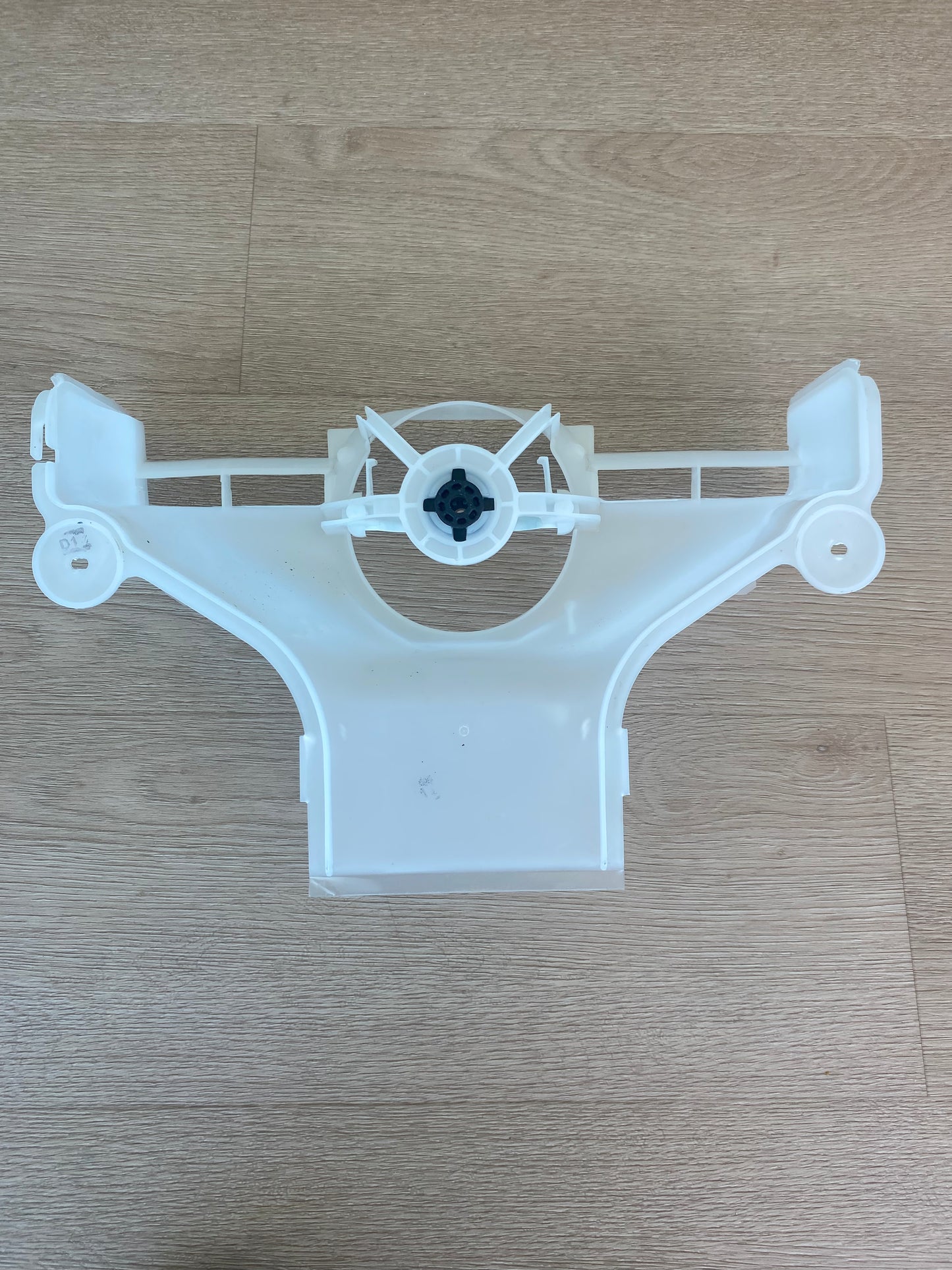1446883 1435137 Electrolux Kelvinator Simpson Westinghouse fridge FREEZER EVAPORATOR FAN MOULDED SHROUD