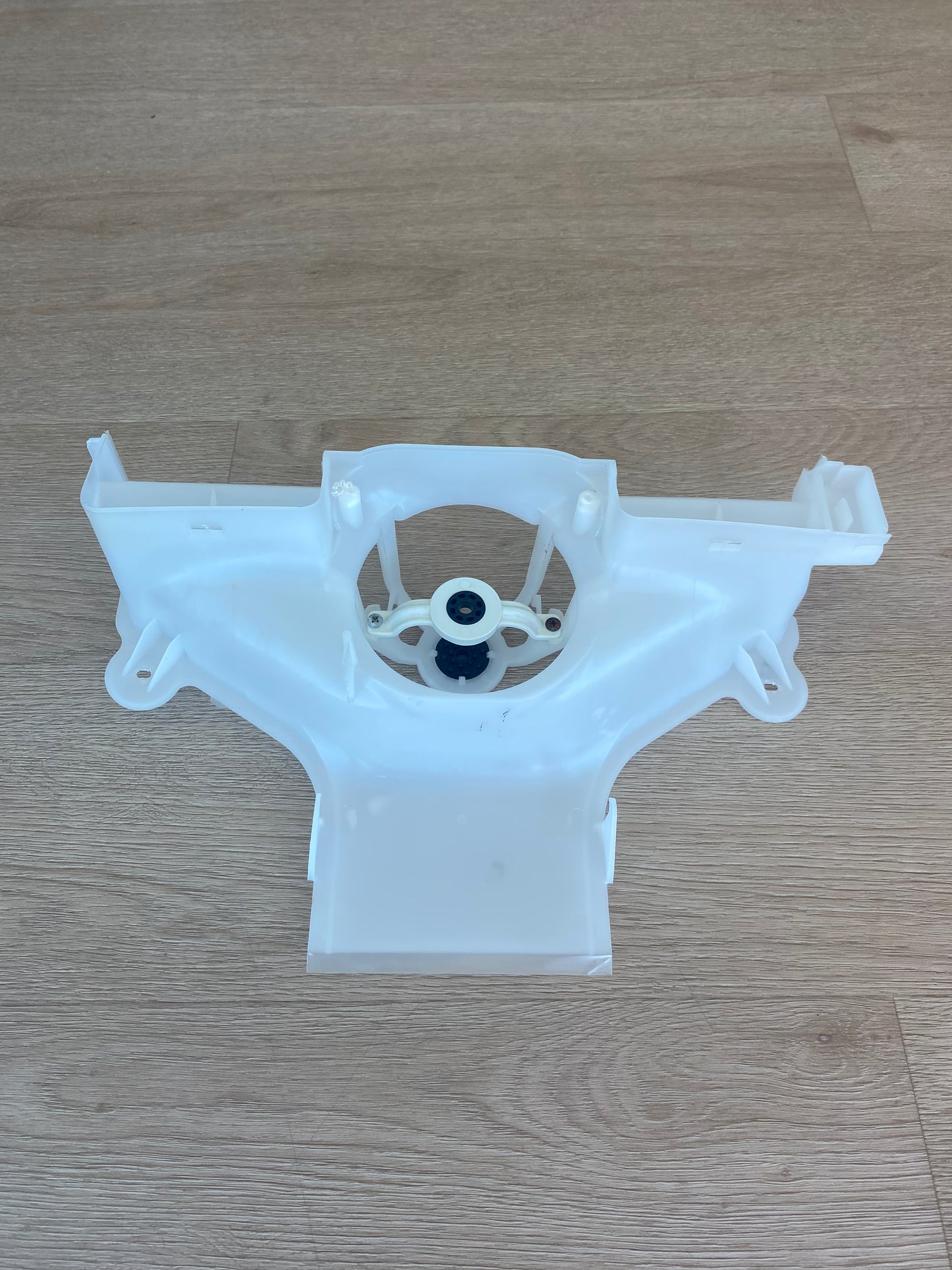 1446883 1435137 Electrolux Kelvinator Simpson Westinghouse fridge FREEZER EVAPORATOR FAN MOULDED SHROUD