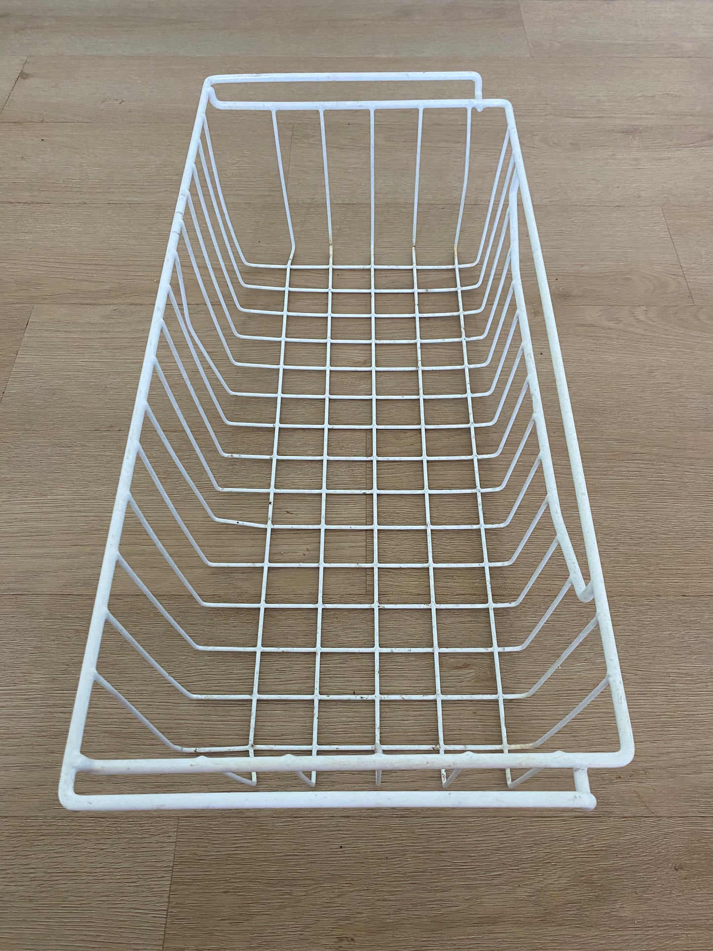 877933 Fisher & Paykel fridge FREEZER LOWER BOTTOM WIRE BASKET plasticised fits E522B 790mm cabinets