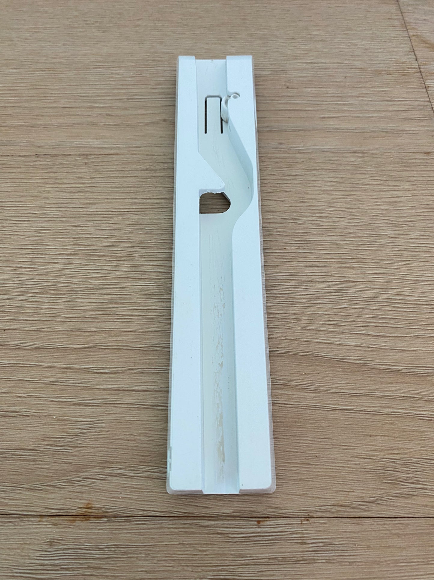 1443824 Electrolux Kelvinator Simpson Westinghouse fridge freezer RH RHS right hand side single runner assembly assy