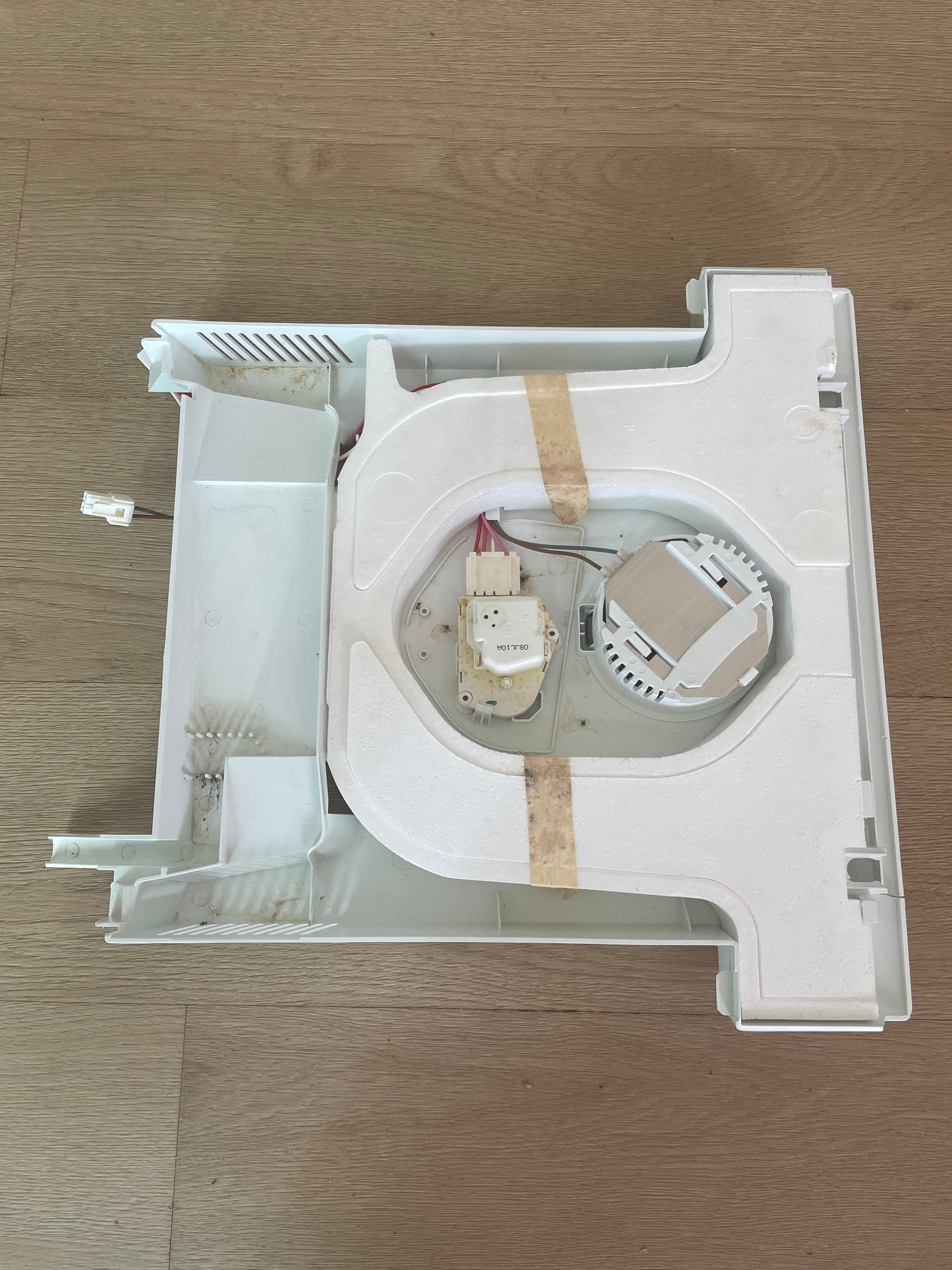 1444866 Electrolux Kelvinator Simpson Westinghouse fridge control housing top assembly