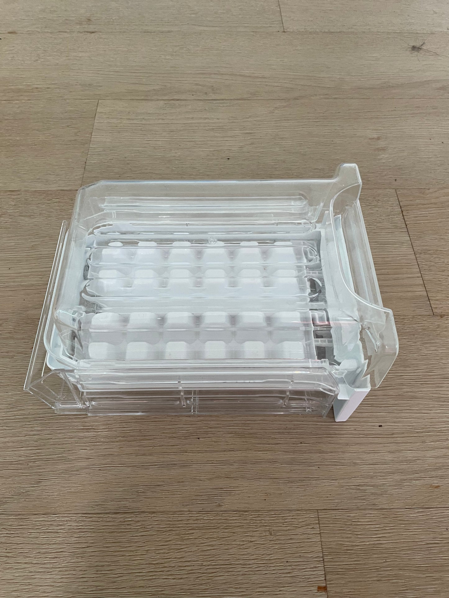 890128996 4055893194 Westinghouse side by side fridge freezer Tray Ice Twist Assembly maker