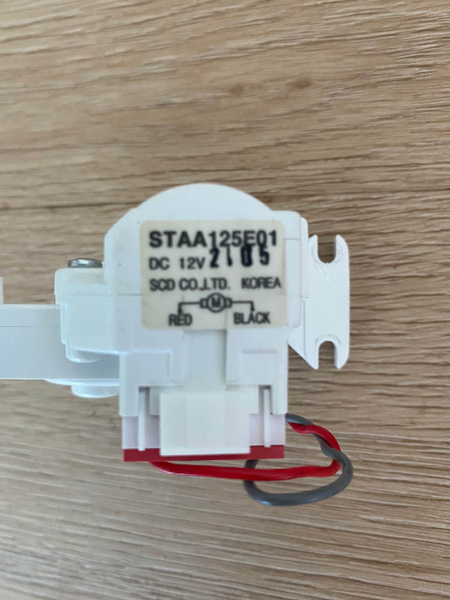 1457885 Westinghouse Fridge Ice Flap Shutter Motor WSE6070 WSE6970