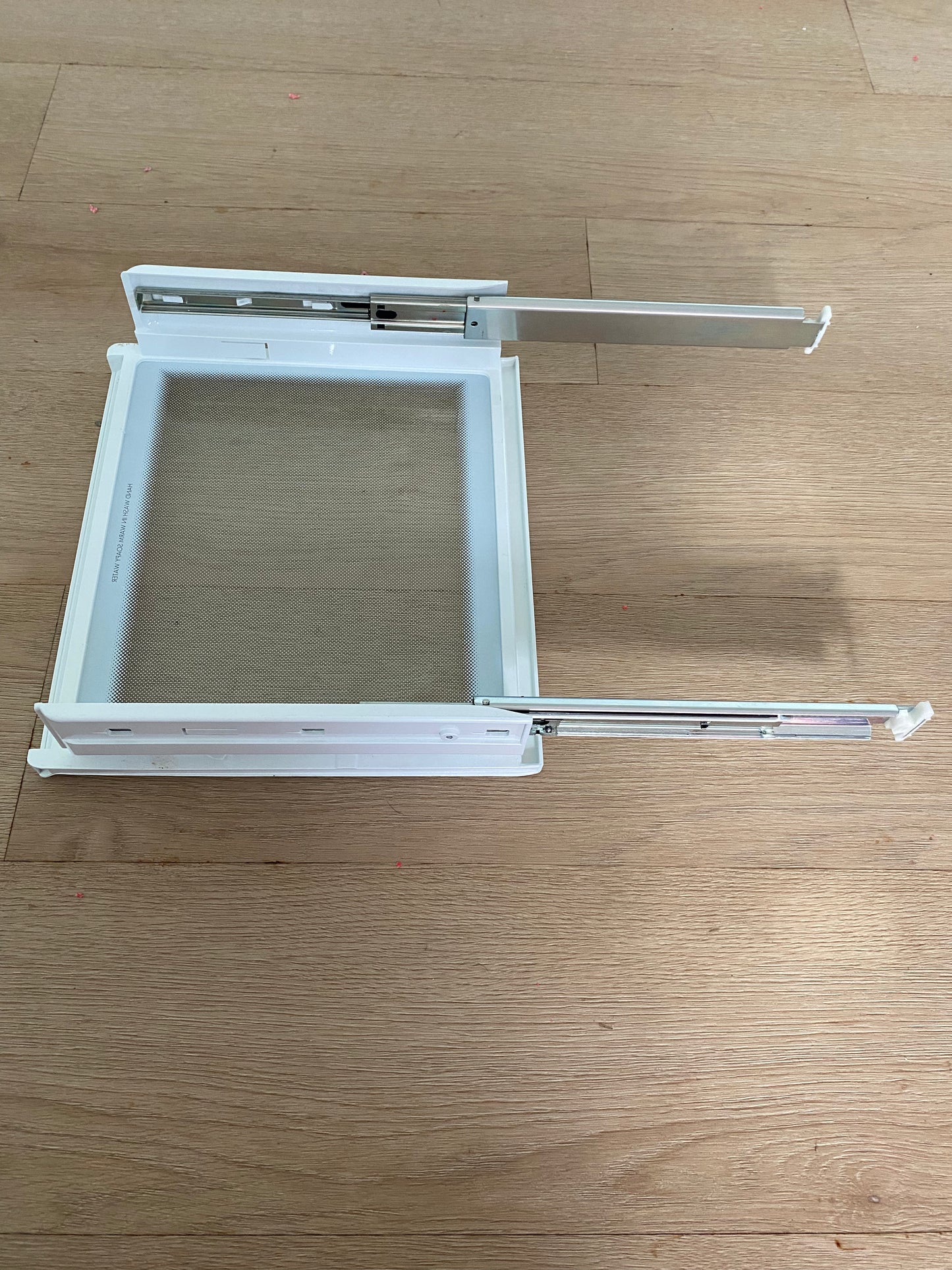1454303 Westinghouse fridge LOWER FREEZER GLASS BASKET SHELF dots rails assy FITS WSE6070 WSE7000
