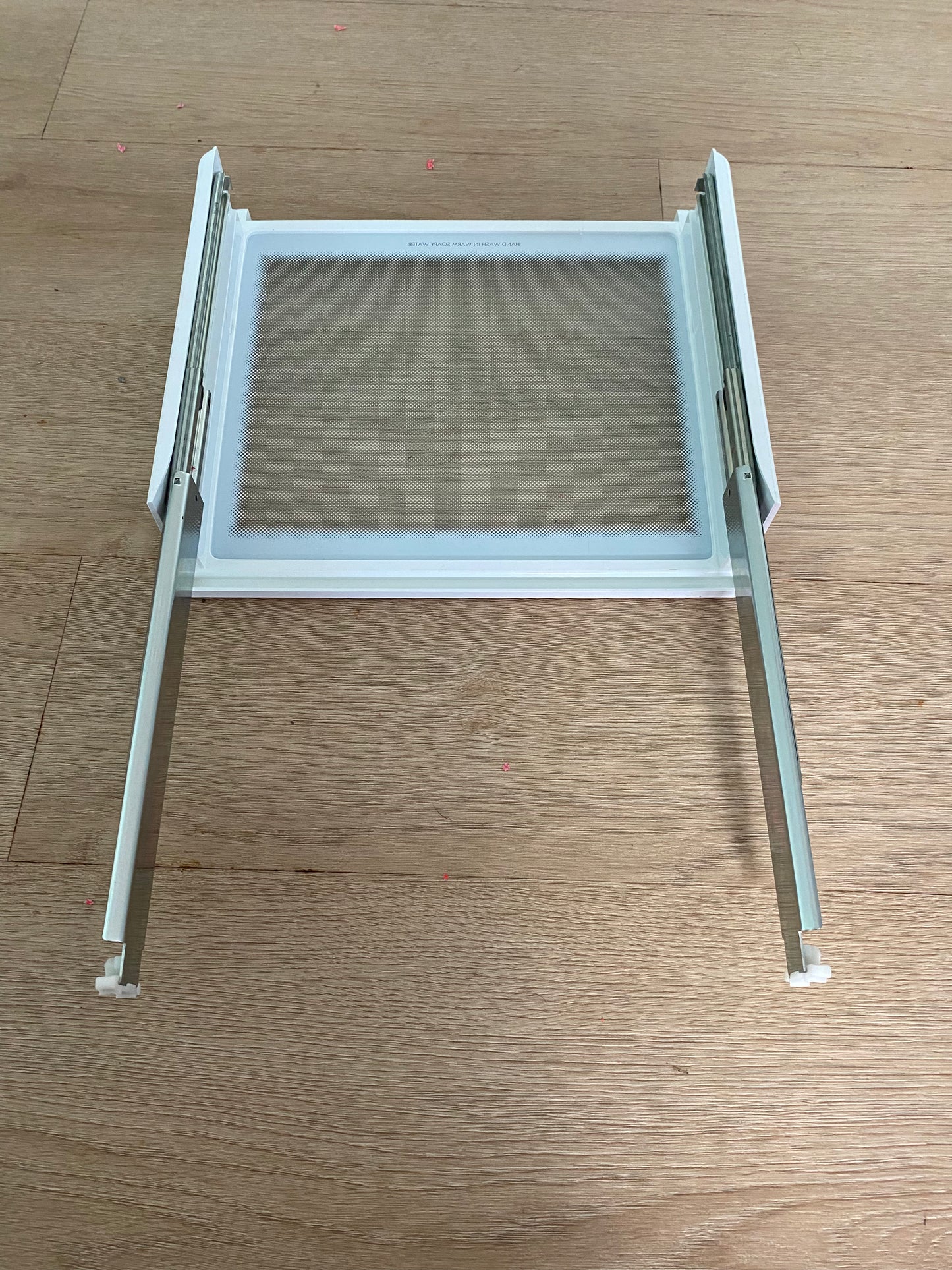 1454303 Westinghouse fridge LOWER FREEZER GLASS BASKET SHELF dots rails assy FITS WSE6070 WSE7000