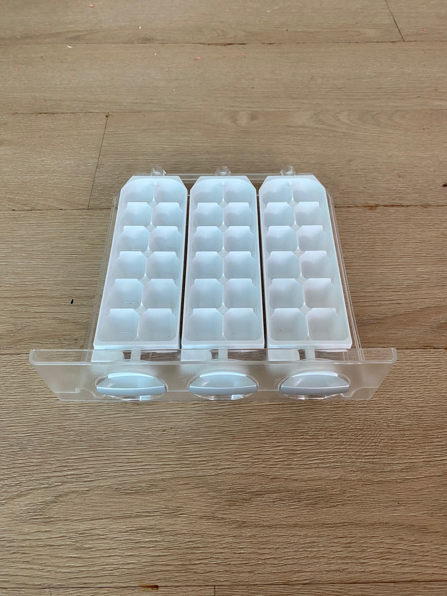 1451658 1460382 1461080 Electrolux fridge freezer twist & serve triple ice cube maker tray