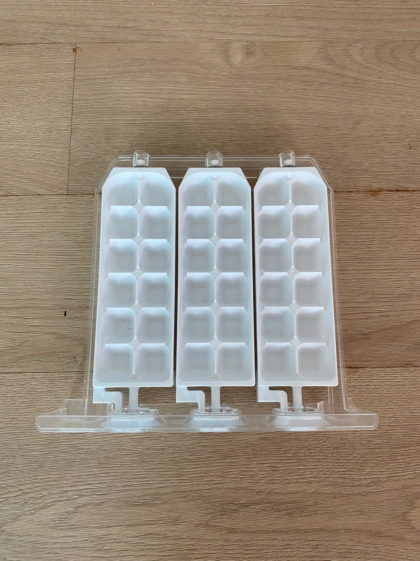 1451658 1460382 1461080 Electrolux fridge freezer twist & serve triple ice cube maker tray