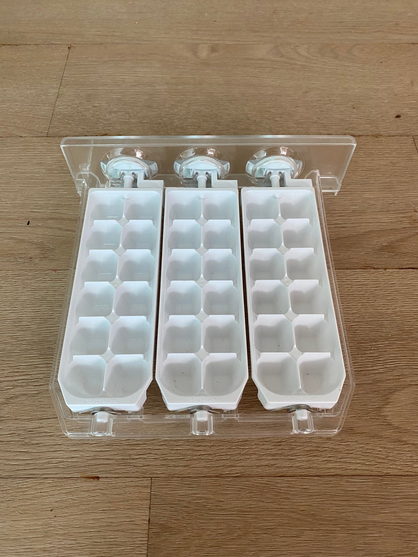 1451658 1460382 1461080 Electrolux fridge freezer twist & serve triple ice cube maker tray