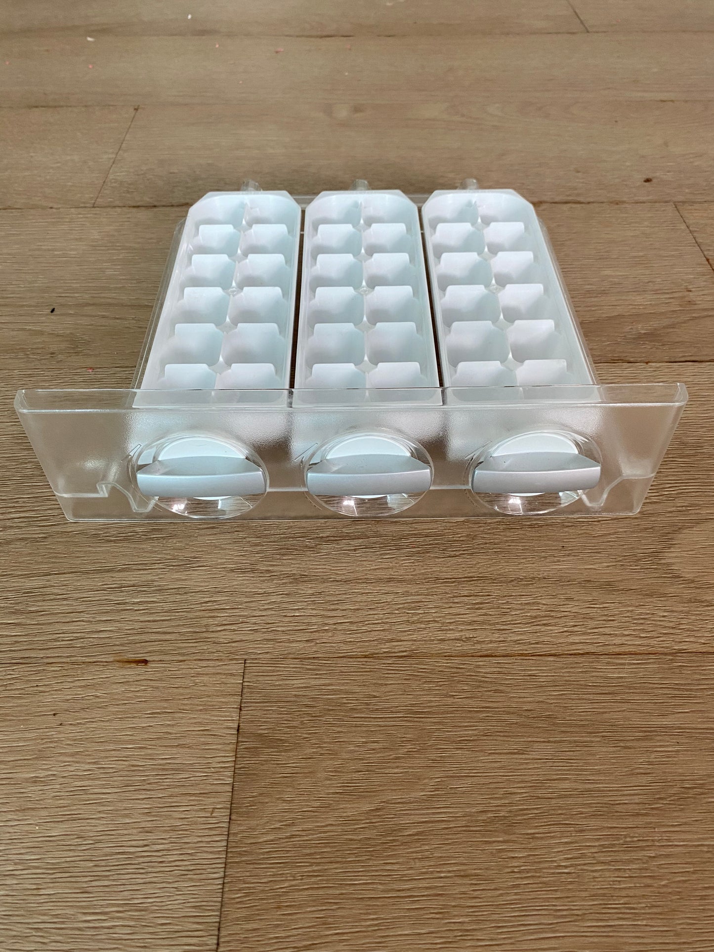 1451658 1460382 1461080 Electrolux fridge freezer twist & serve triple ice cube maker tray