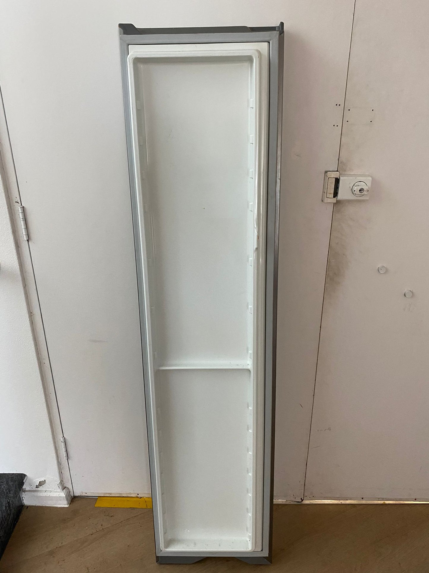 1445797 Westinghouse SS stainless steel fridge FZR FREEZER DOOR outer panel FIP foam assembly WSE6100 WSE7000