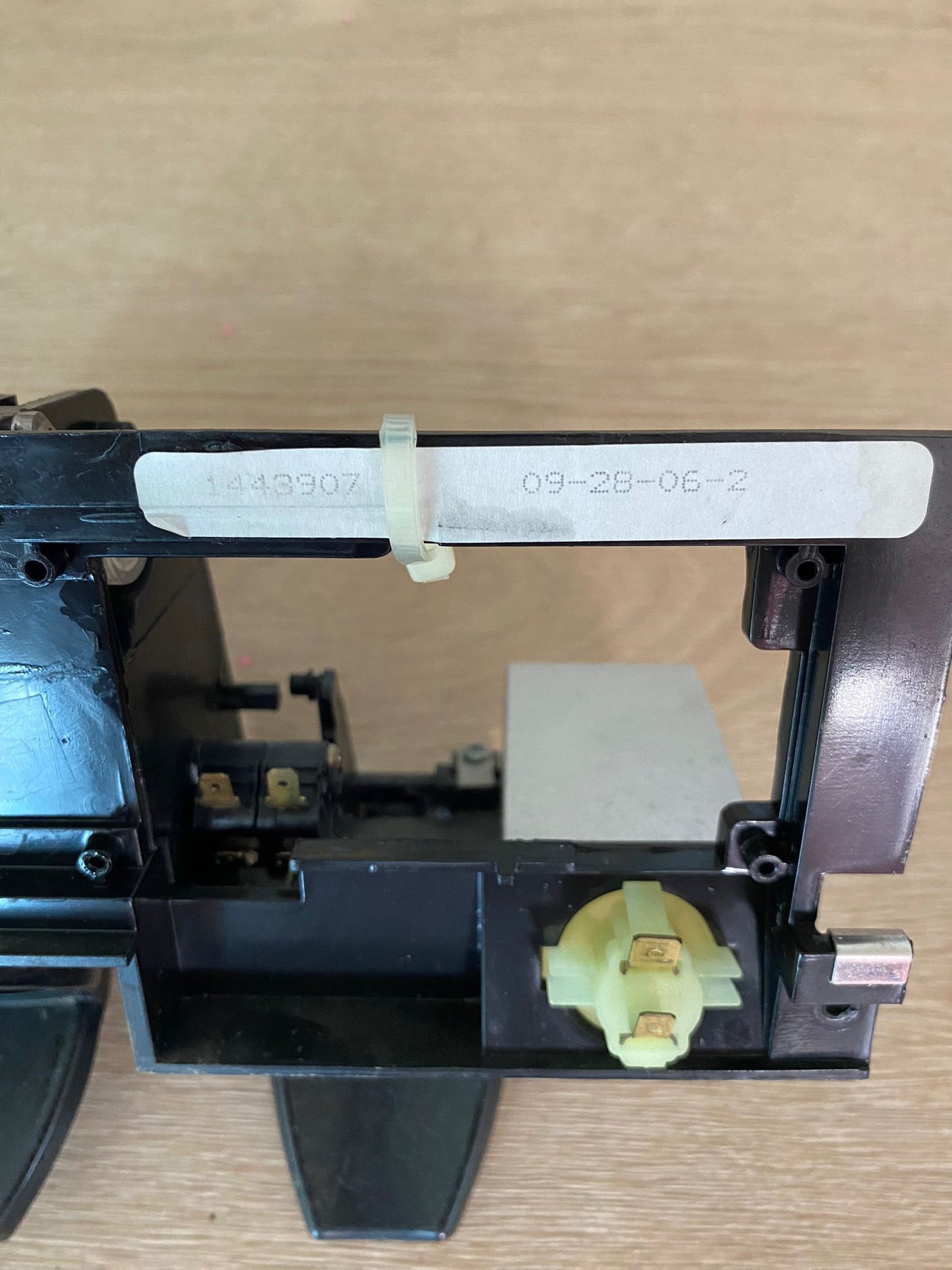 1443907 240563628 Westinghouse fridge freezer I&W ice water dispenser paddle assembly WSE6070 WSE6970