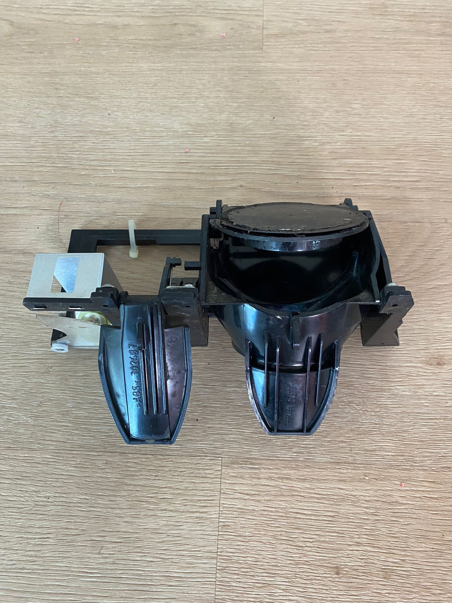 1443907 240563628 Westinghouse fridge freezer I&W ice water dispenser paddle assembly WSE6070 WSE6970