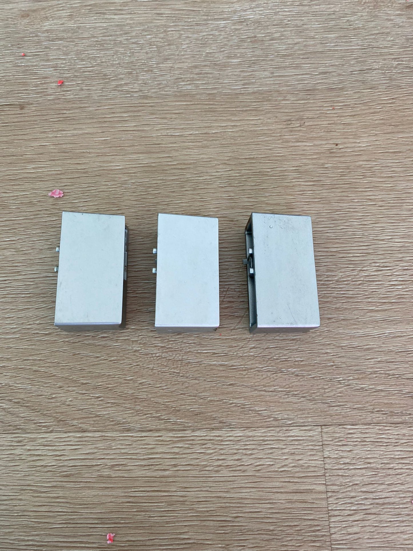 1450206K Kelvinator Simpson Westinghouse PACK OF 3 fridge freezer silver grey door handle pedestal mount bracket WSE6070 WSE6100 WSE6970 WSE7000