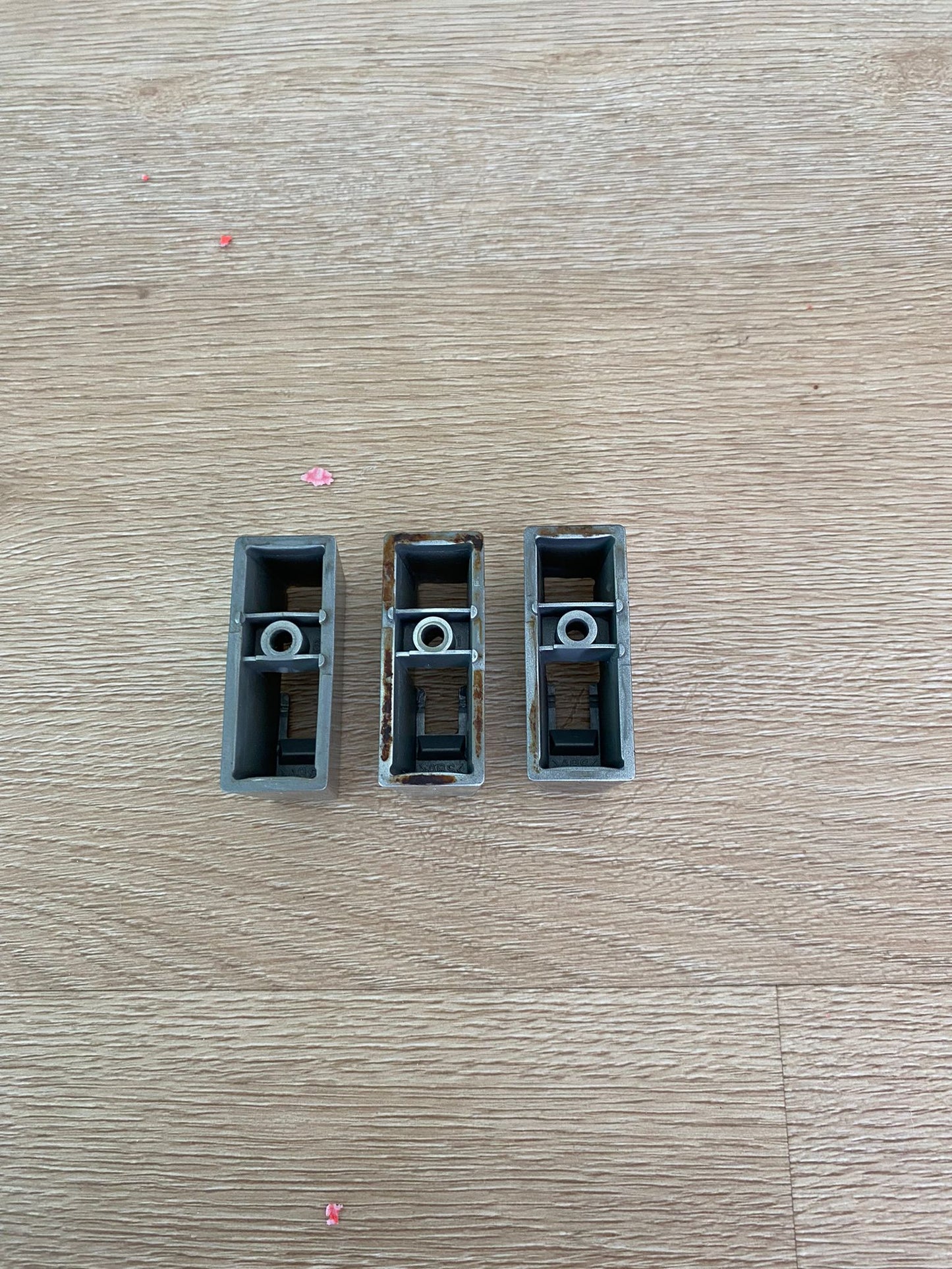 1450206K Kelvinator Simpson Westinghouse PACK OF 3 fridge freezer silver grey door handle pedestal mount bracket WSE6070 WSE6100 WSE6970 WSE7000