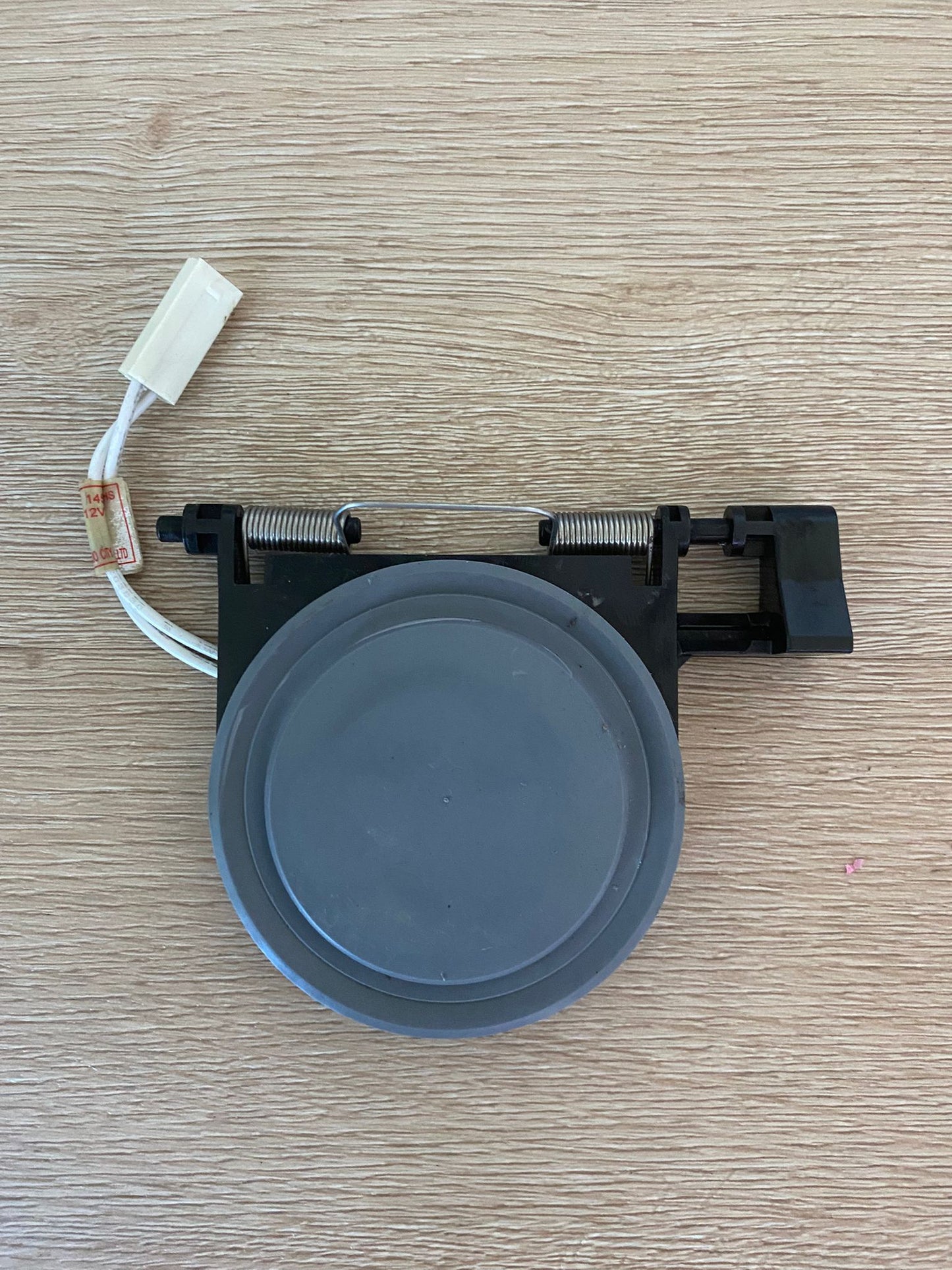1457983 Westinghouse fridge freezer ice flap chute seal assy assembly WSE6070 WSE6970