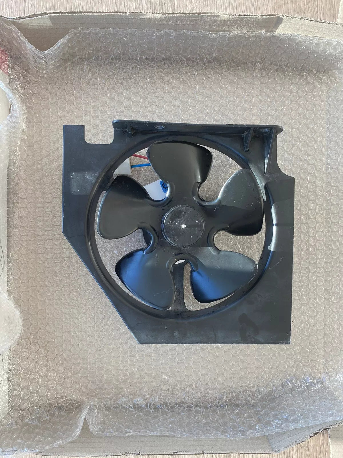 1449191 1460307 1460307K 241538013 242031606 4055577300 4055093423 Electrolux Kelvinator Simpson Westinghouse fridge freezer condenser fan motor shroud assembly assy WSE6070 WSE6100 WSE6970 WSE7000
