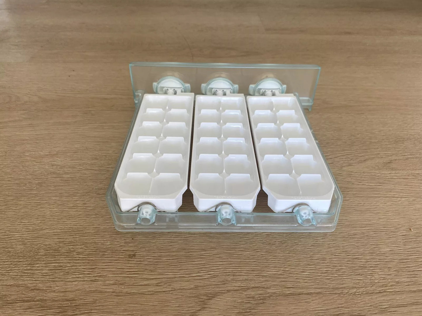 1451579 1451658 1453017 1455567 Electrolux Westinghouse fridge freezer twist & serve carriage assembly triple ice cube maker tray WSE6100 WSE7000