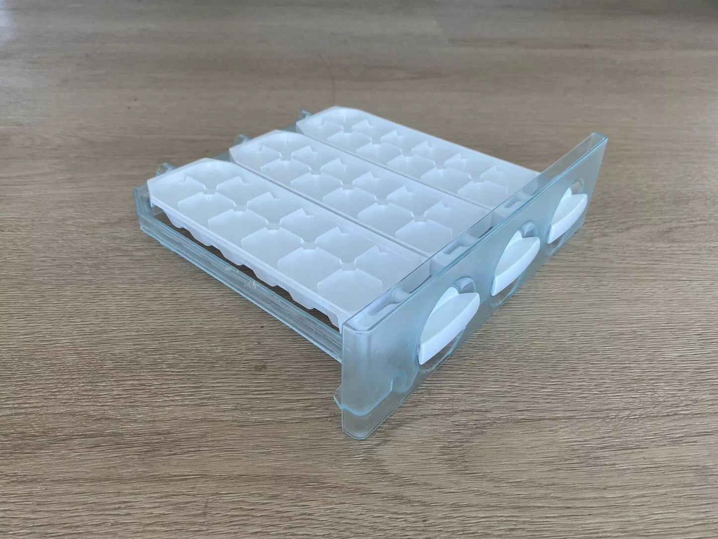 1451579 1451658 1453017 1455567 Electrolux Westinghouse fridge freezer twist & serve carriage assembly triple ice cube maker tray WSE6100 WSE7000