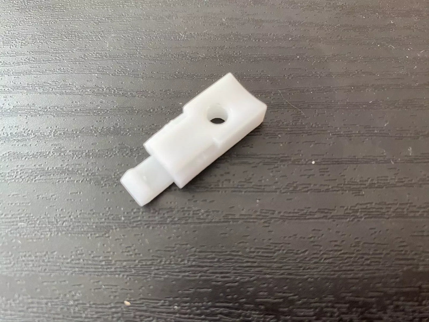 1443893 1760008559 Westinghouse fridge freezer WHITE door handle pedestal mount bracket kit FITS WSE6070W WSE6100W