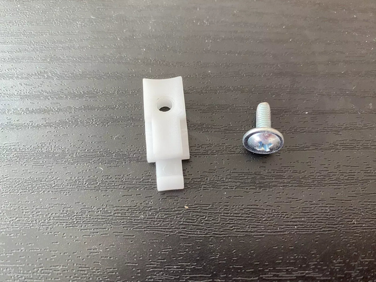 1443893 1760008559 Westinghouse fridge freezer WHITE door handle pedestal mount bracket kit FITS WSE6070W WSE6100W