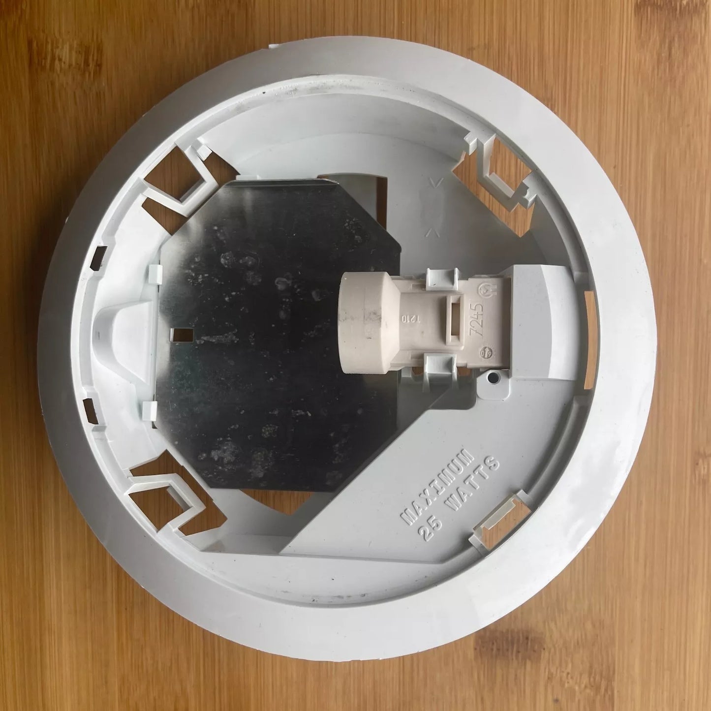 1442068 Westinghouse fridge freezer light housing assembly FITS ALL WSE6100 WSE7000