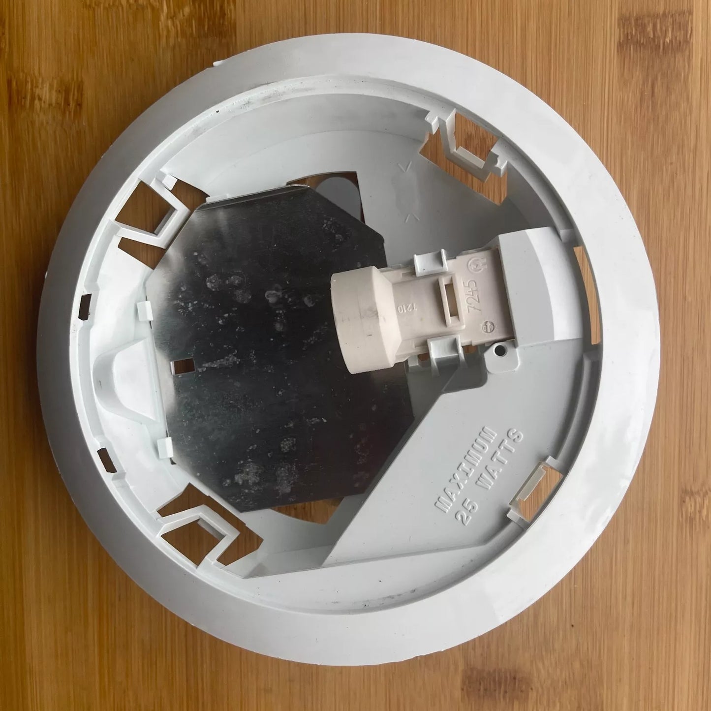 1442068 Westinghouse fridge freezer light housing assembly FITS ALL WSE6100 WSE7000